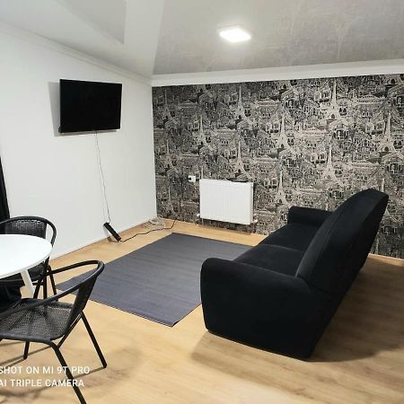 Studio In The Center City Кишинів Екстер'єр фото