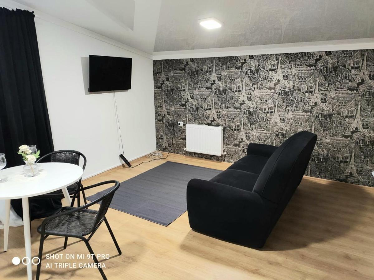 Studio In The Center City Кишинів Екстер'єр фото