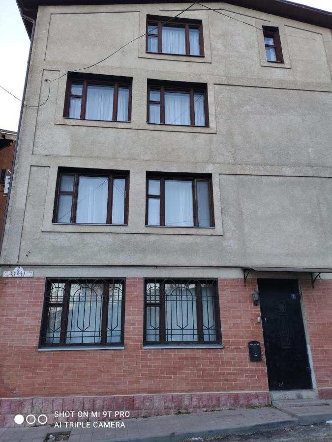Studio In The Center City Кишинів Екстер'єр фото